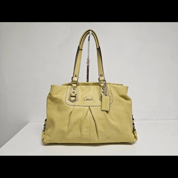 Coach Beige Leather Shoulder Bag - Picture 3 of 11